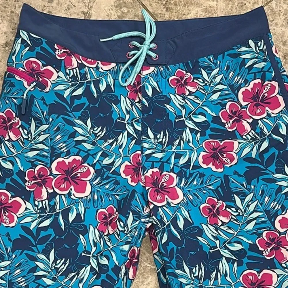 Vineyard Vine Hibiscus Men’s 9” Board Short Size 30